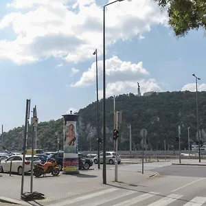 Riverside Deluxe Apartamento Budapest