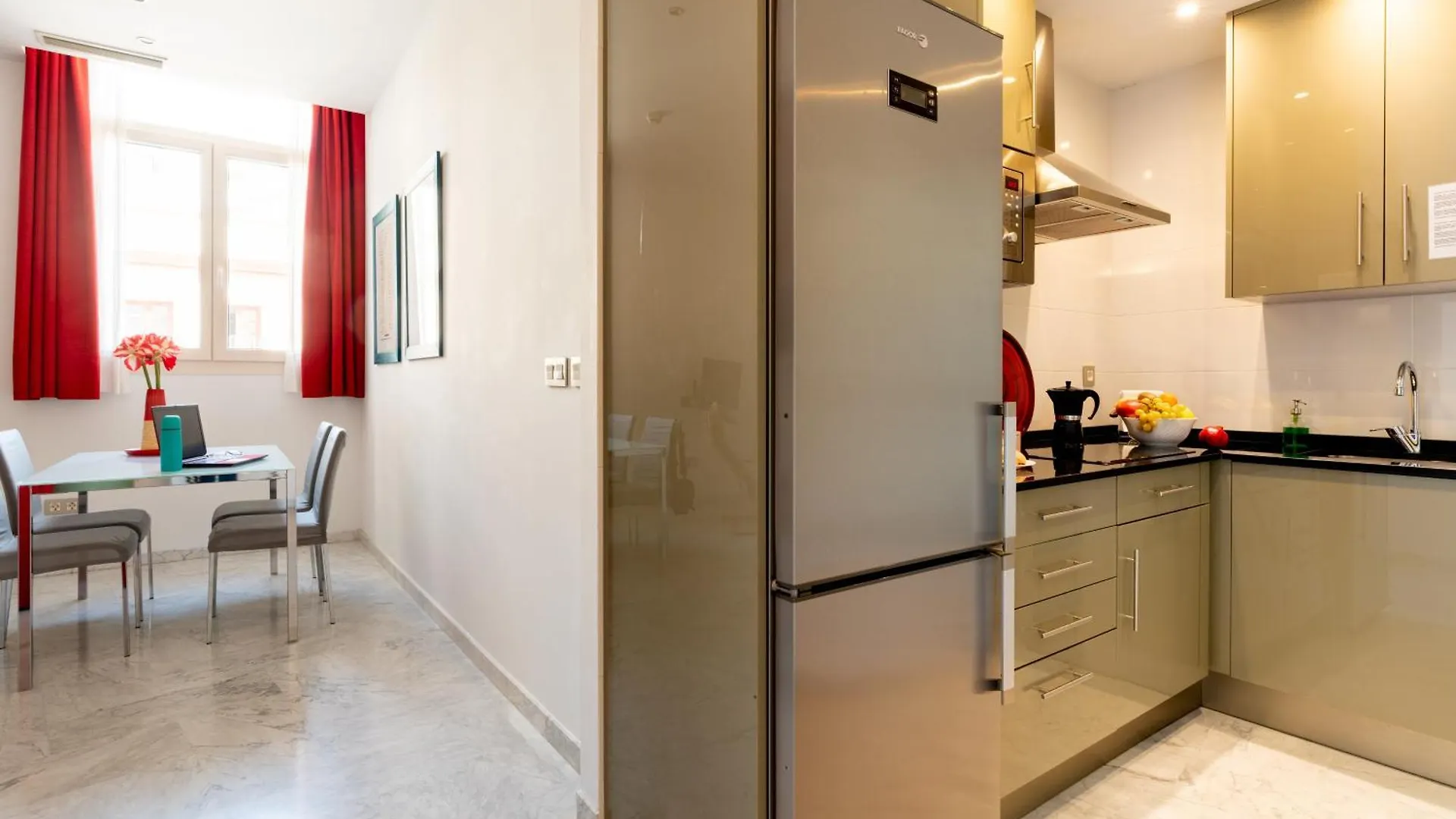 Sevilla Central Suites Apartamentos Puerta Jerez Spain